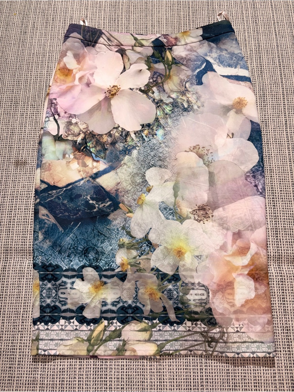 TED BAKER Women's Sinda Tile Floral Midi Skirt Size 5/US12 - Picture 3 of 7